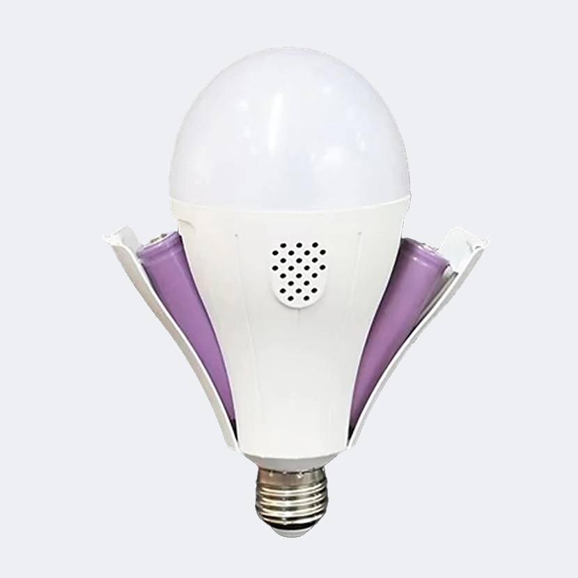 Лампа аккумуляторная светодиодная BL 3820 E27+2 аккумулятора 18650 с USB зарядкой