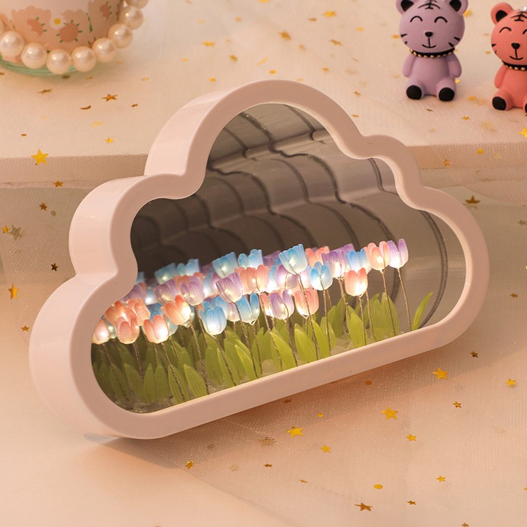 nastilnyi-svitilnyk-hmarinka-z-tyulpanamy-01